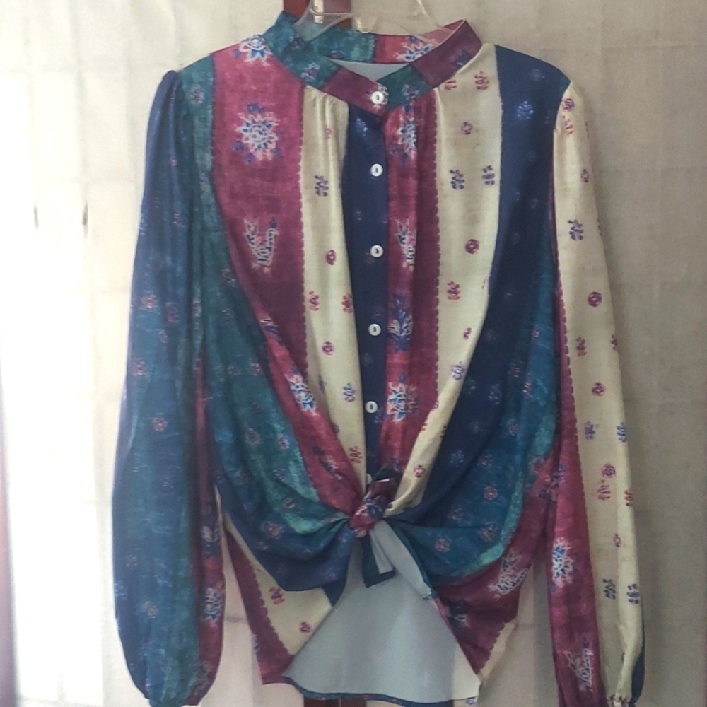 Mandarin Collar, Button Down L/S Puff Silky Sleeve Blouse Sz XL
(Bin 1) - Picture 5 of 12